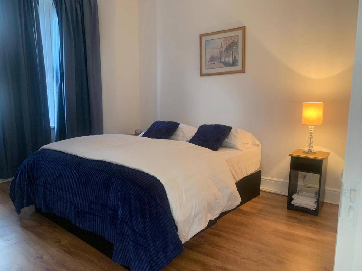 Park View Homestay Barking  Bagian luar foto